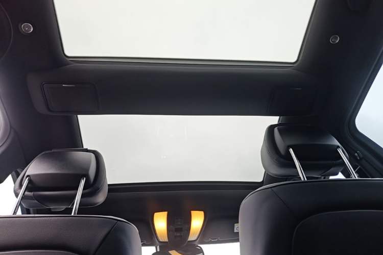 Used Mercedes-Benz E-Class 2015 E 260 L Sport & Fashion Model Headliner