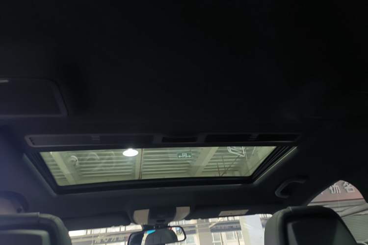 Used Mercedes-Benz E-Class 2015 E 260 L Sport Edition Headliner