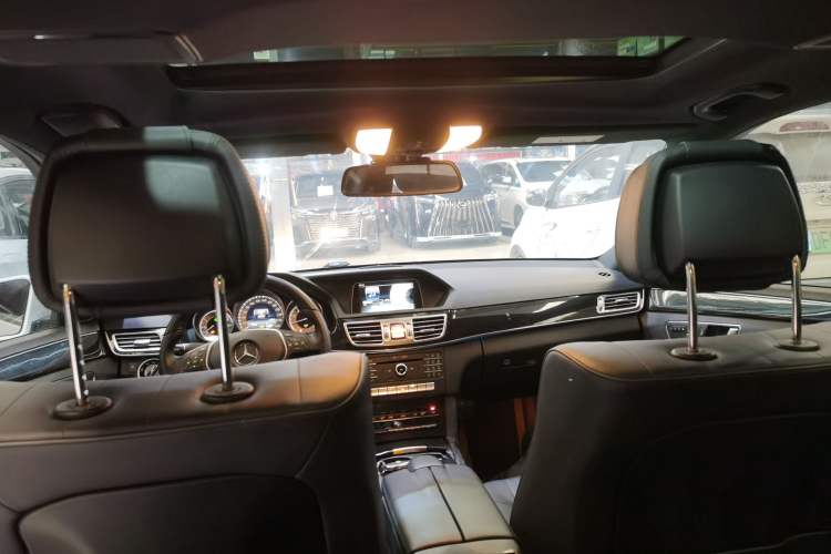 Used Mercedes-Benz E-Class 2015 Facelift E 200 L Sport Edition Headliner