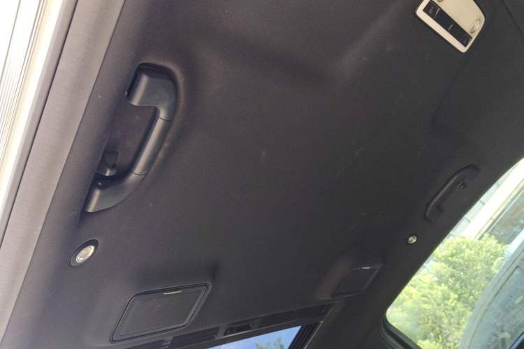 Used Mercedes-Benz E-Class 2015 E 260 L Sport Edition Headliner