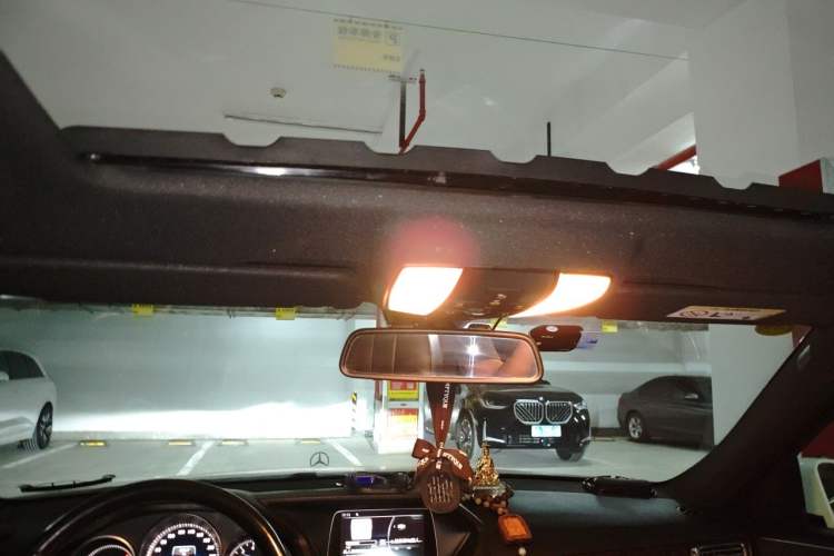 Used Mercedes-Benz E-Class 2015 Facelift E 200 L Headliner