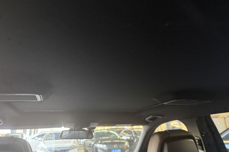 Used Mercedes-Benz E-Class 2015 Facelift E 200 L Headliner