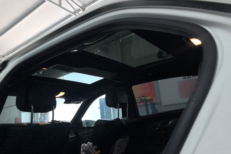 Used Mercedes-Benz E-Class 2015 Facelift E 200 L Headliner