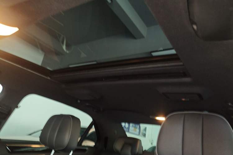 Used Mercedes-Benz E-Class 2015 E 260 L Sport Edition Headliner
