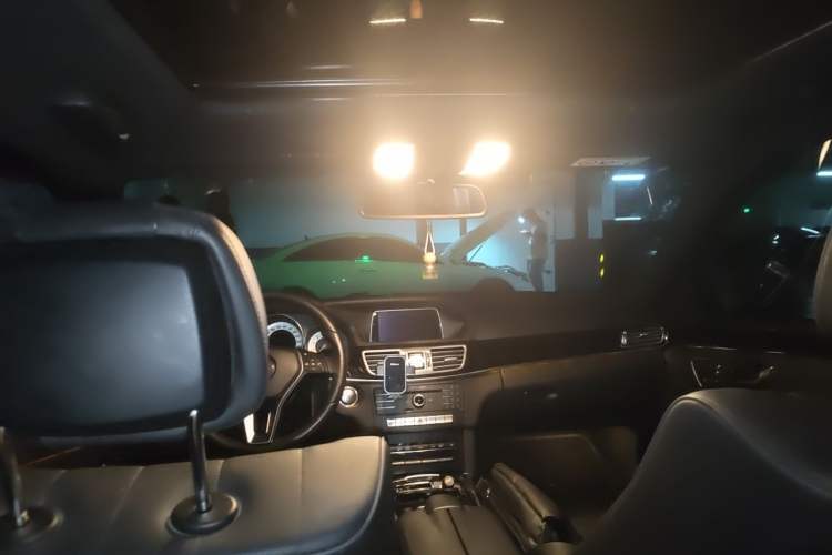 Used Mercedes-Benz E-Class 2015 E 260 L Sport Edition Headliner