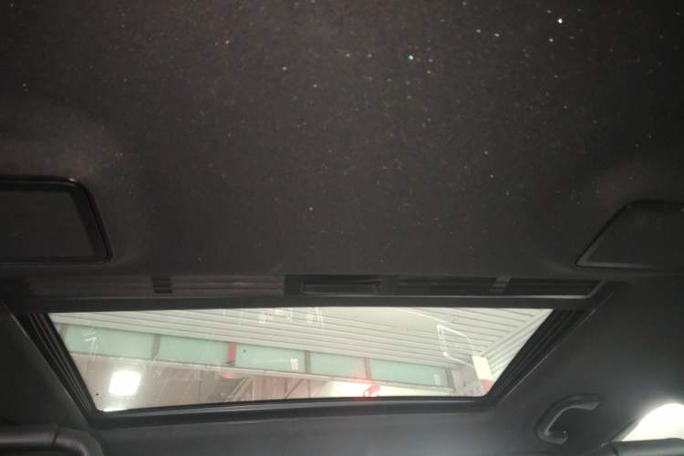Used Mercedes-Benz E-Class 2015 E 260 L Sport Edition Headliner