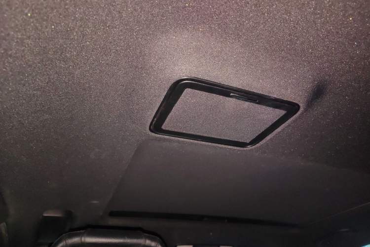 Used Mercedes-Benz E-Class 2015 E 260 L Sport Edition Headliner