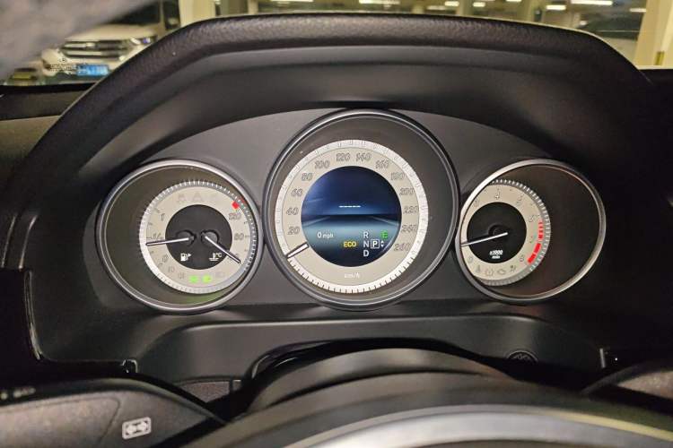 Used Mercedes-Benz E-Class 2015 E 260 L Sport Luxury Model Instrument Cluster