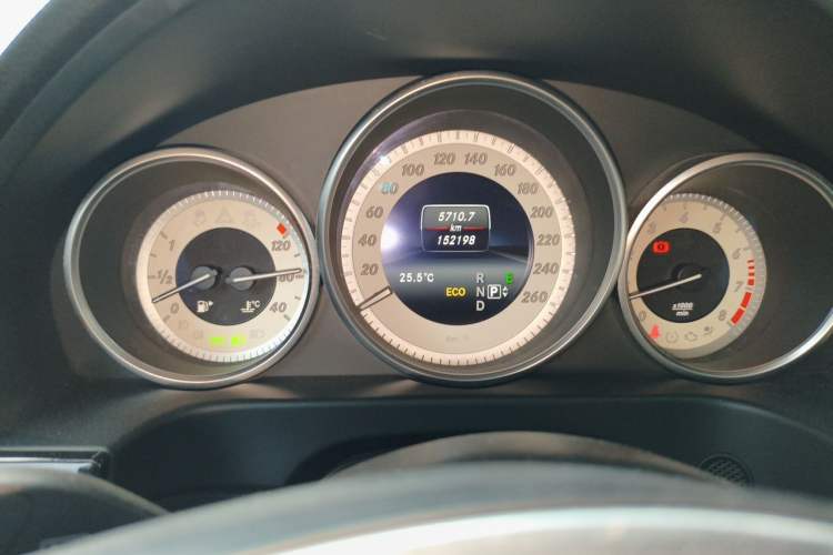 Used Mercedes-Benz E-Class 2015 Facelift E 200 L Sport Edition Instrument Cluster