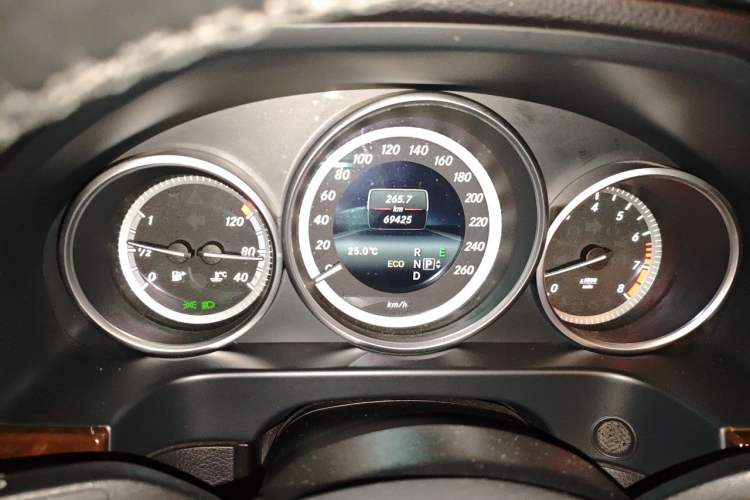 Used Mercedes-Benz E-Class 2015 Facelift E 200 L Instrument Cluster