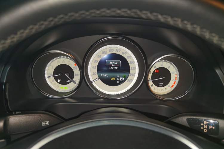 Used Mercedes-Benz E-Class 2015 E 260 L Sport & Fashion Model Instrument Cluster