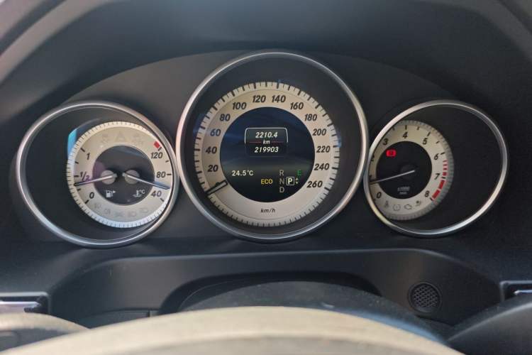 Used Mercedes-Benz E-Class 2015 E 260 L Sport & Fashion Model Instrument Cluster