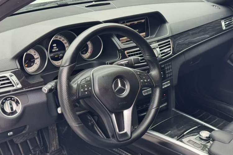 Used Mercedes-Benz E-Class 2015 E 260 L Sport Edition Interior 1