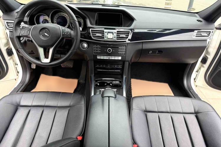 Used Mercedes-Benz E-Class 2015 E 260 L Sport Edition Interior 1