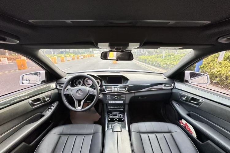 Used Mercedes-Benz E-Class 2015 Facelift E 200 L Sport Edition Interior 1