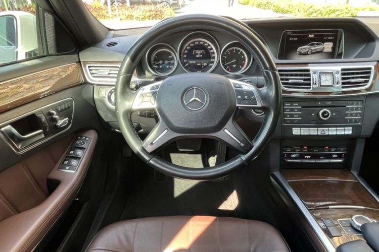 Used Mercedes-Benz E-Class 2015 E 260 L Luxury Model Interior 1