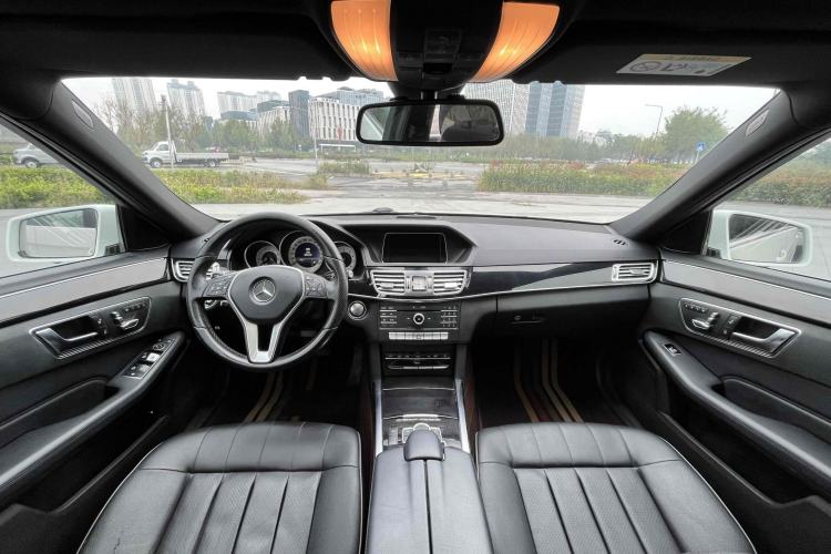Used Mercedes-Benz E-Class 2015 Facelift E 200 L Sport Edition Interior 1