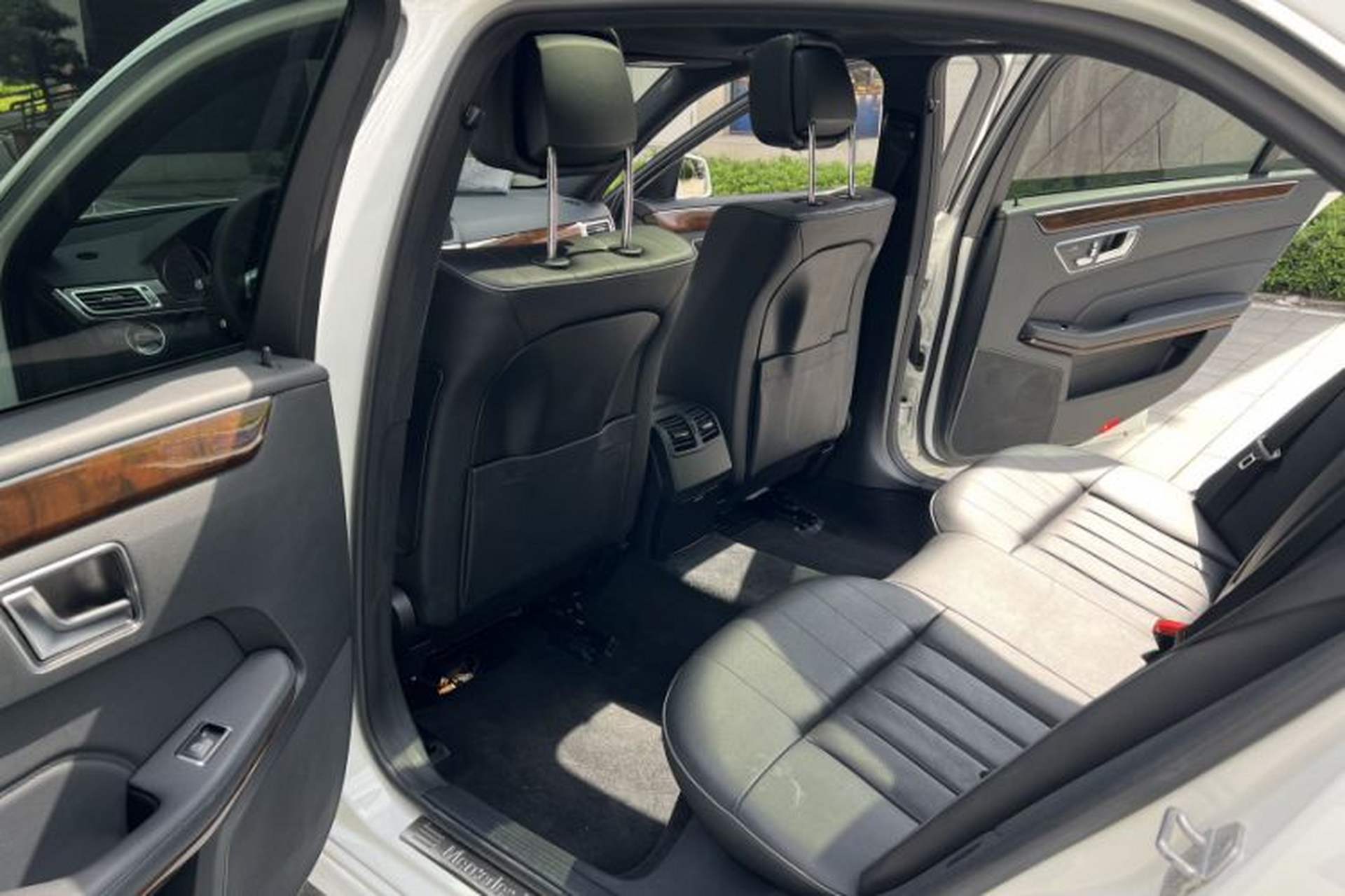 Used Mercedes-Benz E-Class 2015 E 260 L Interior 1