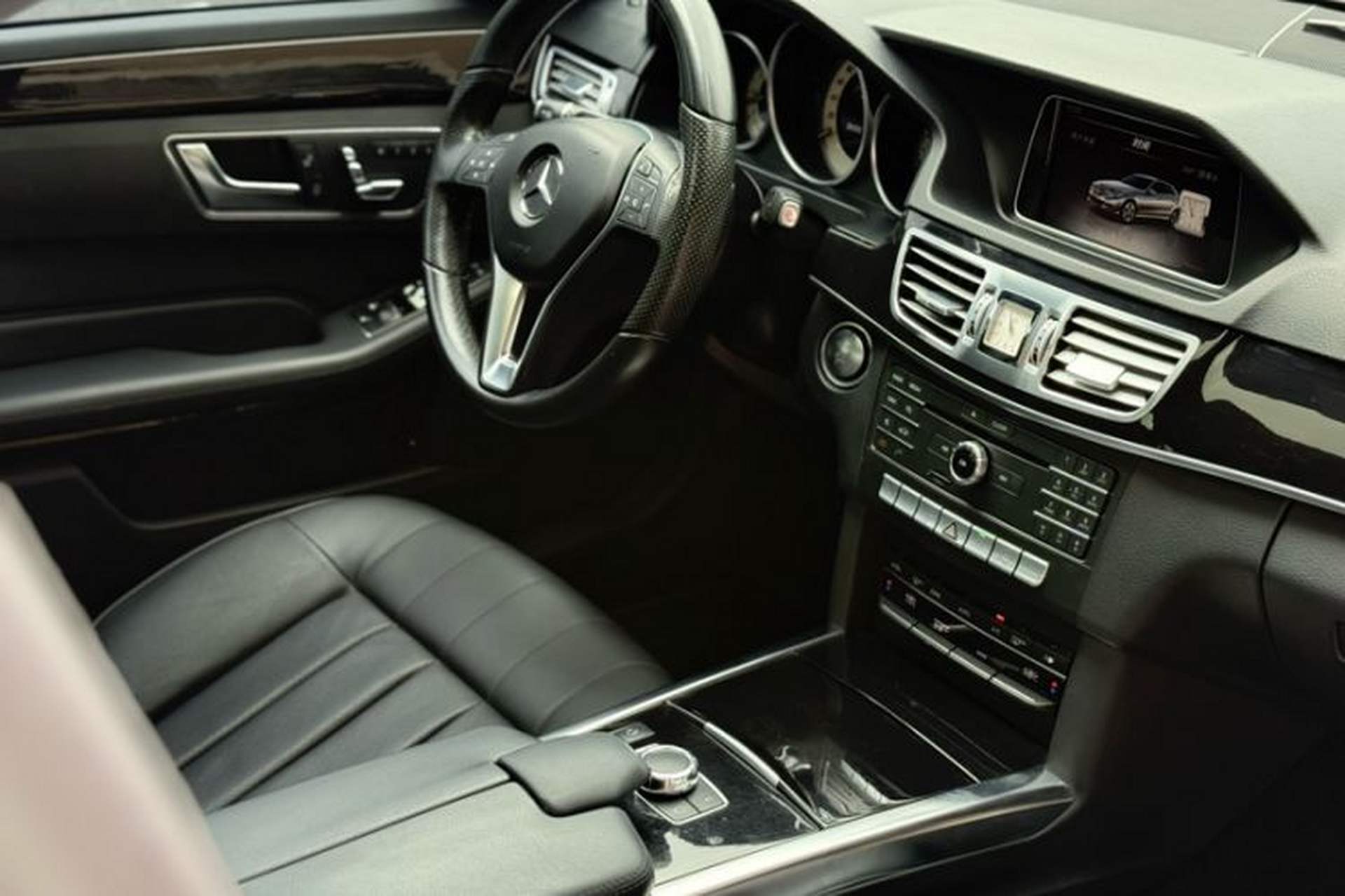Used Mercedes-Benz E-Class 2015 Restyled E 260 L Sport Edition Interior 11