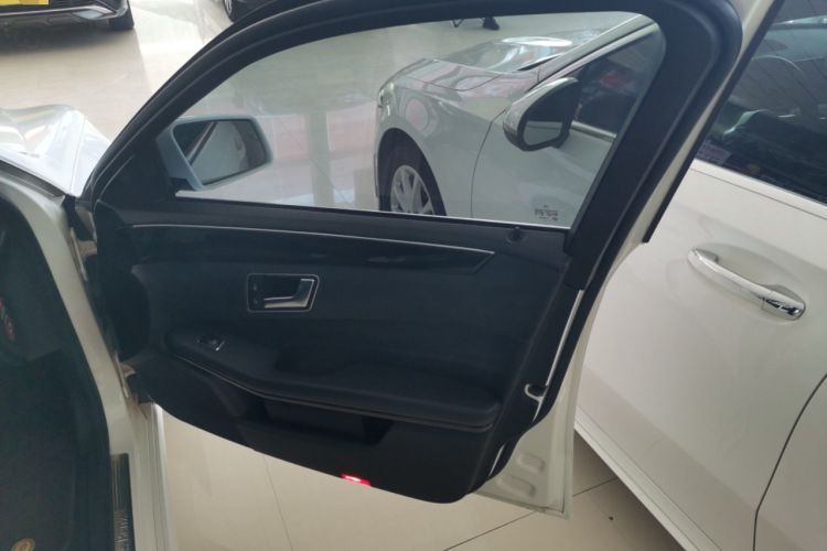Used Mercedes-Benz E-Class 2015 Revised E 180 L Sport Edition Interior 2