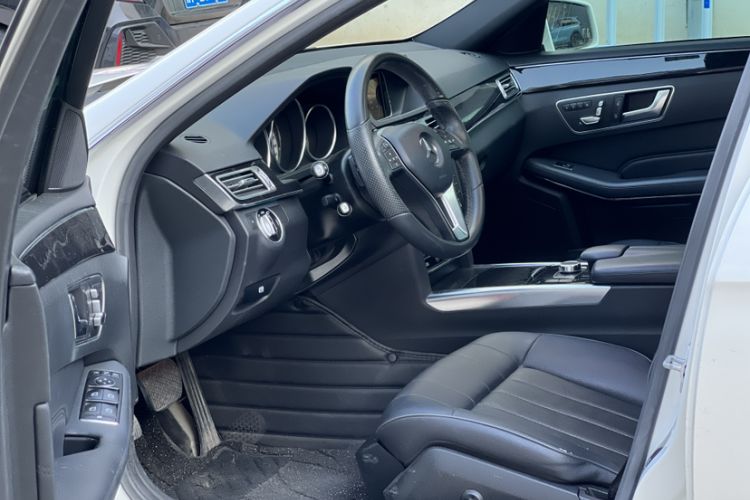 Used Mercedes-Benz E-Class 2015 Restyled E 260 L Sport Edition Interior 2