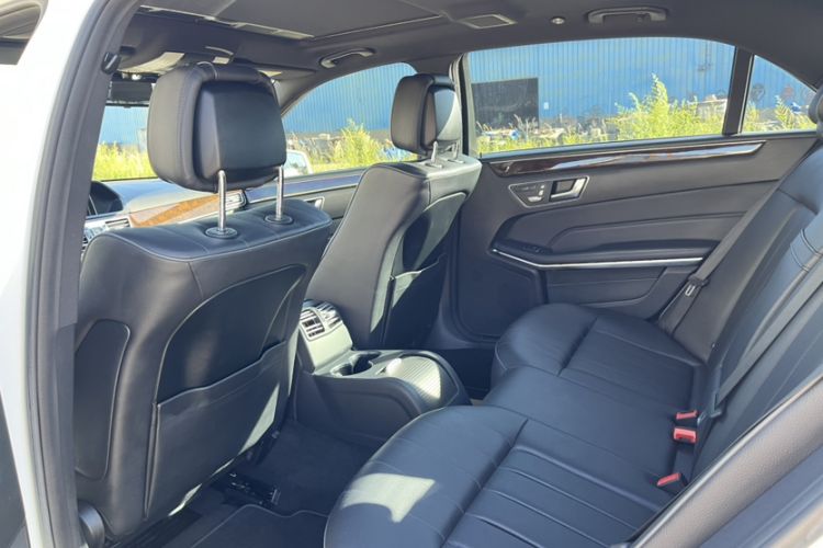 Used Mercedes-Benz E-Class 2015 Facelift E 200 L Interior 2