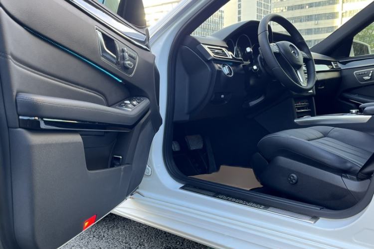 Used Mercedes-Benz E-Class 2015 Restyled E 260 L Sport Edition Interior 3
