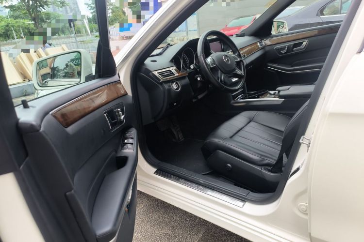 Used Mercedes-Benz E-Class 2015 Facelift E 200 L Interior 3