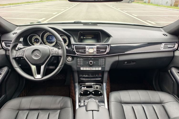 Used Mercedes-Benz E-Class 2015 Facelift E 200 L Sport Edition Interior 3