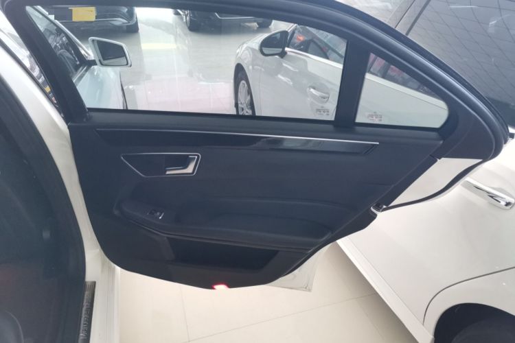 Used Mercedes-Benz E-Class 2015 Revised E 180 L Sport Edition Interior 3