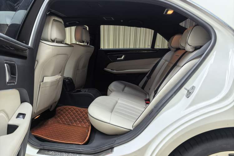 Used Mercedes-Benz E-Class 2015 Revised E 180 L Sport Edition Interior 3