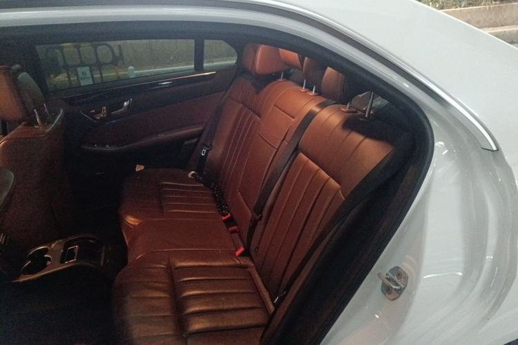 Used Mercedes-Benz E-Class 2015 Revised E 260 L Sport Luxury Edition Interior 4