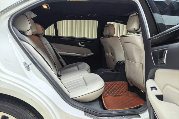 Used Mercedes-Benz E-Class 2015 Revised E 180 L Sport Edition Interior 4