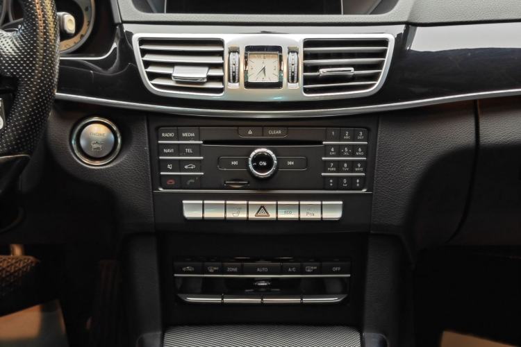 Used Mercedes-Benz E-Class 2015 Facelift E 200 L Sport Edition Interior 4