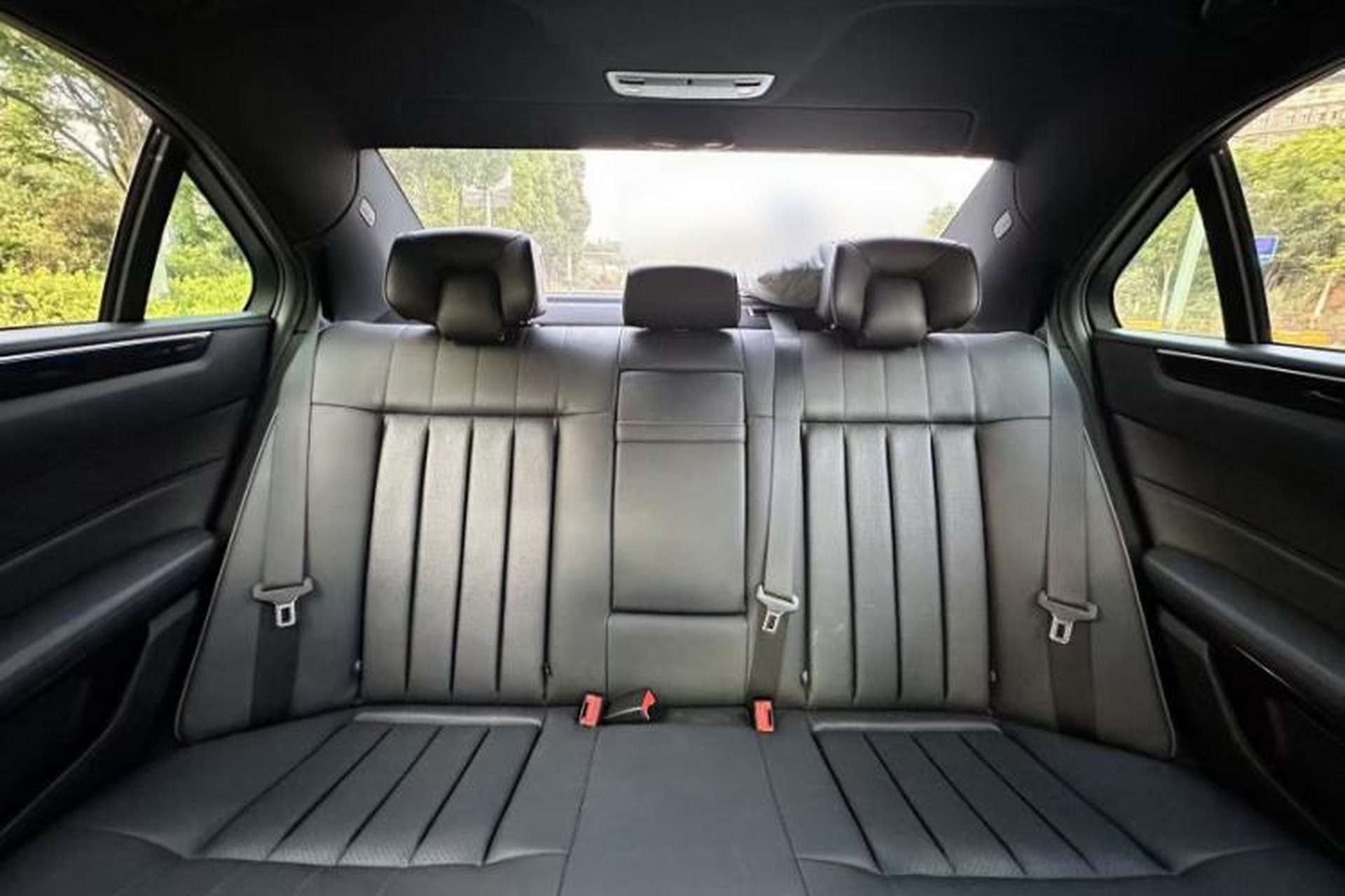 Used Mercedes-Benz E-Class 2015 Facelift E 200 L Sport Edition Interior 5
