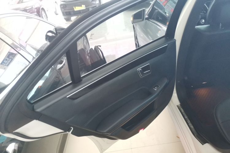 Used Mercedes-Benz E-Class 2015 Revised E 180 L Sport Edition Interior 5
