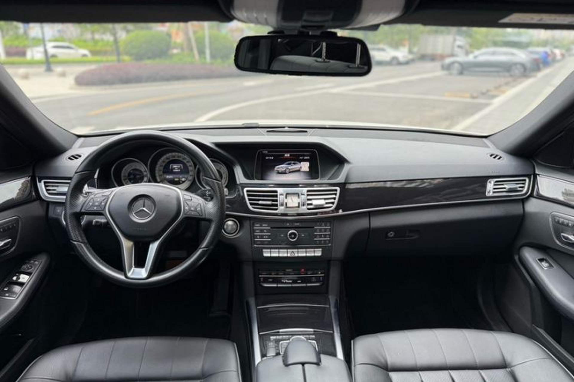 Used Mercedes-Benz E-Class 2015 Restyled E 260 L Sport Edition Interior 6