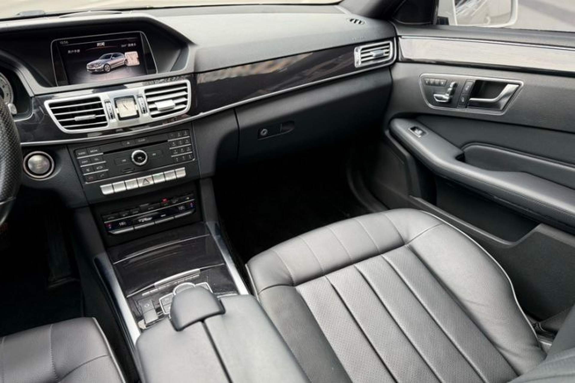 Used Mercedes-Benz E-Class 2015 Restyled E 260 L Sport Edition Interior 7