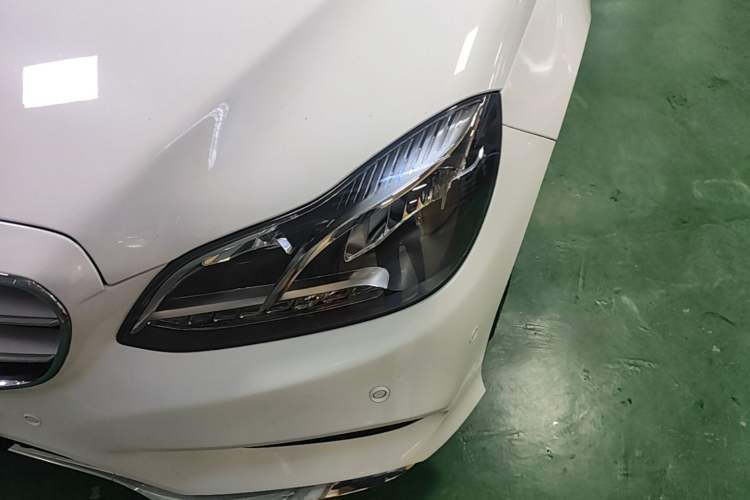 Used Mercedes-Benz E-Class 2015 E 260 L Sport Edition Left Front Headlight