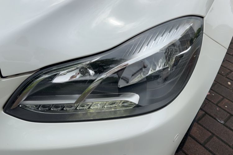 Used Mercedes-Benz E-Class 2015 E 260 L Sport Edition Left Front Headlight