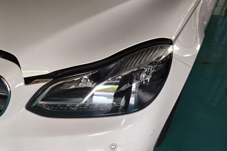 Used Mercedes-Benz E-Class 2015 E 260 L Sport Edition Left Front Headlight