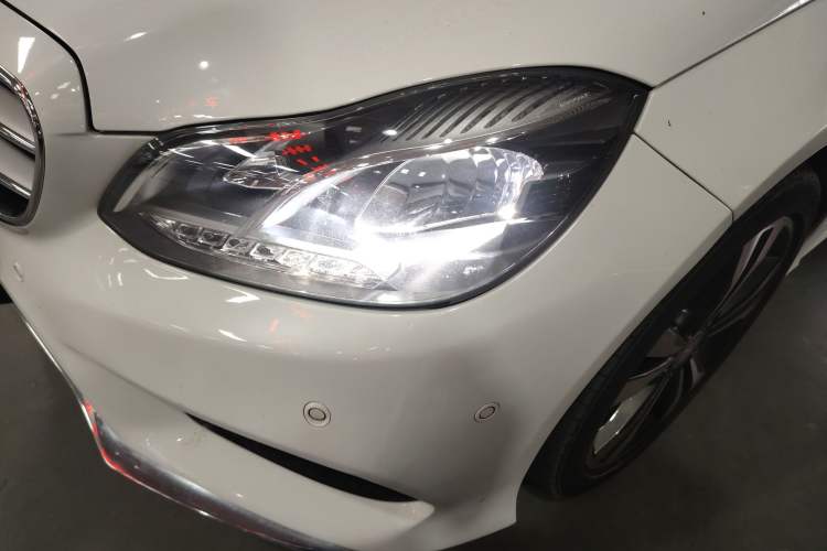 Used Mercedes-Benz E-Class 2015 E 260 L Sport Edition Left Front Headlight