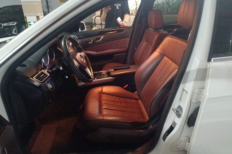 Used Mercedes-Benz E-Class 2015 Revised E 260 L Sport Luxury Edition Left Front Seat