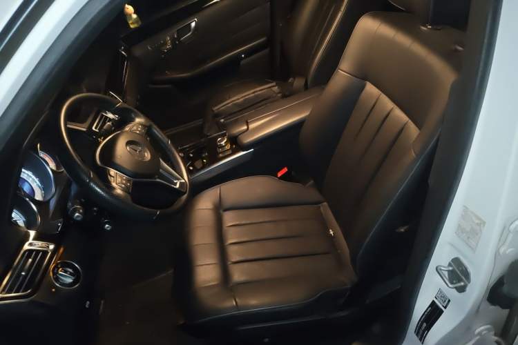 Used Mercedes-Benz E-Class 2015 E 260 L Sport Edition Left Front Seat