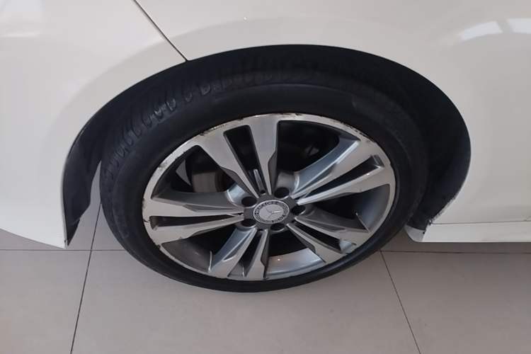 Used Mercedes-Benz E-Class 2015 Facelift E 200 L Sport Edition Left Front Wheel Hub