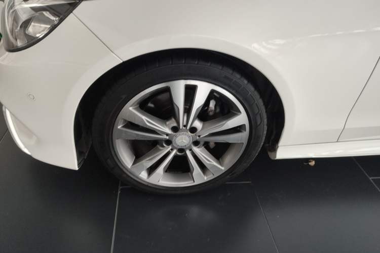 Used Mercedes-Benz E-Class 2015 Restyled E 260 L Sport Edition Left Front Wheel Hub