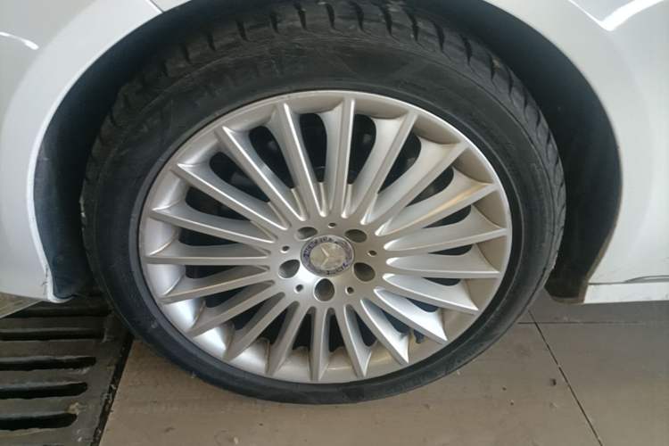 Used Mercedes-Benz E-Class 2015 E 260 L Left Front Wheel Hub