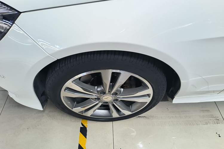 Used Mercedes-Benz E-Class 2015 E 260 L Sport Edition Left Front Wheel Hub