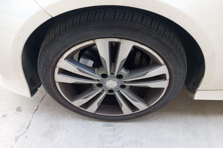 Used Mercedes-Benz E-Class 2015 Restyled E 260 L Sport Edition Left Front Wheel Hub
