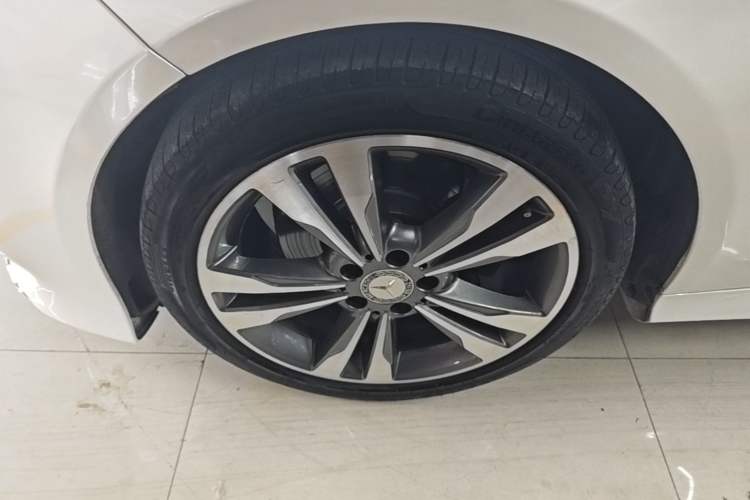 Used Mercedes-Benz E-Class 2015 Facelift E 200 L Sport Edition Left Front Wheel Hub